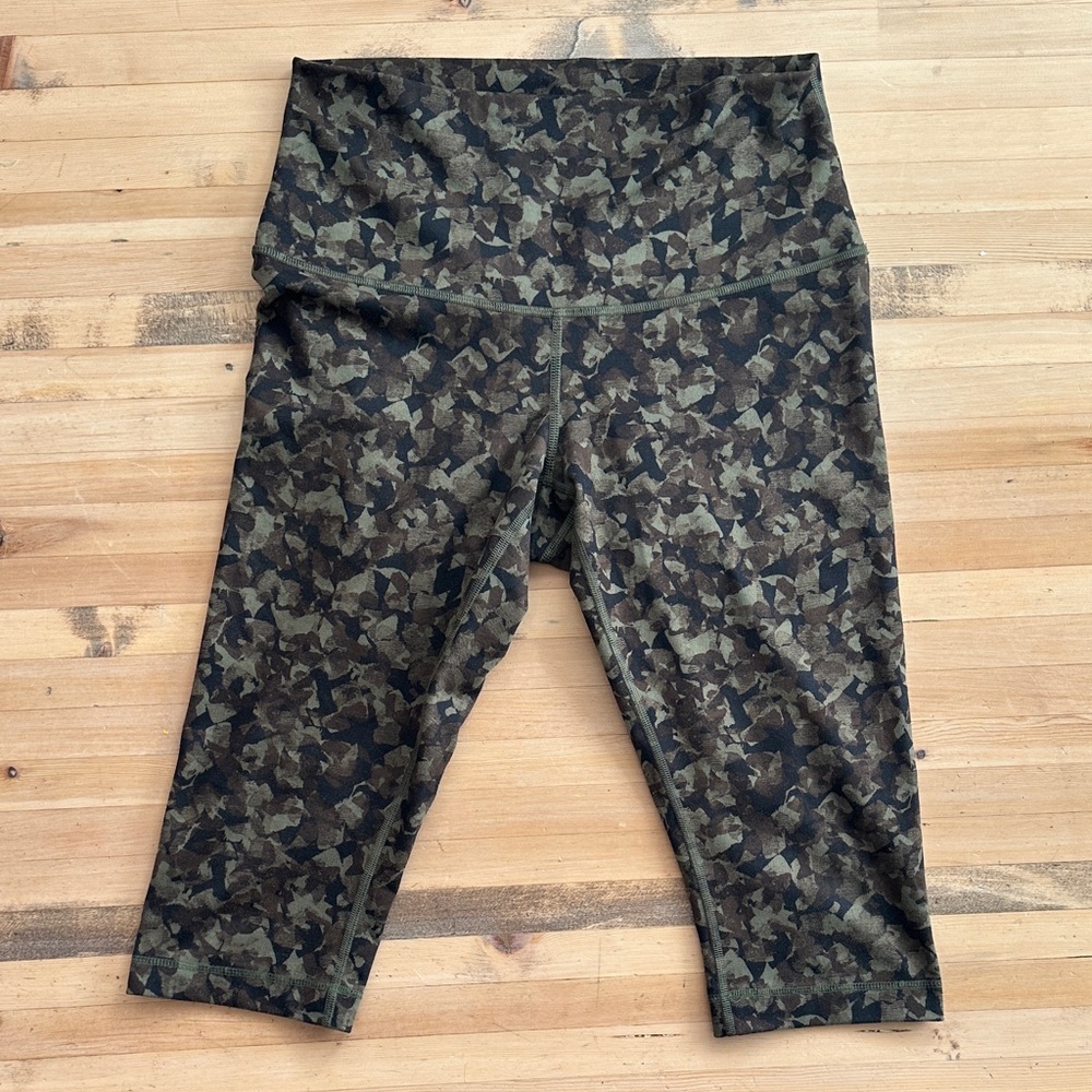 LULULEMON Women’s High-Rise Cropped Leggings, Size 8